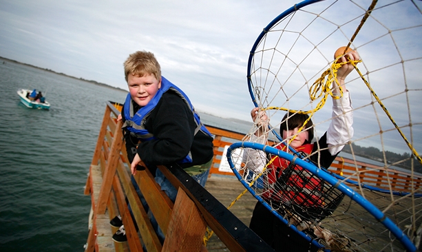 Crabbing with the Kids - Travel Oregon