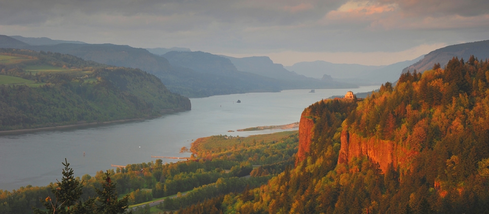 Take a zigzag road trip through the Columbia River Gorge – Here is Oregon 