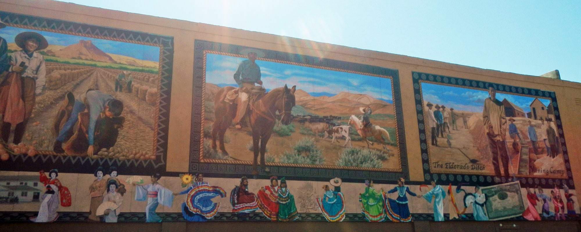 A Scavenger Hunt for the Murals of Vale Travel Oregon