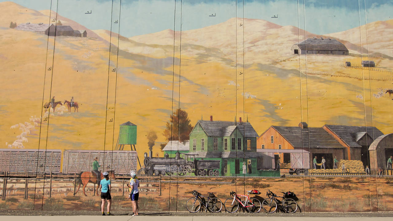 Mural on the Blue Mountain Scenic Bikeway