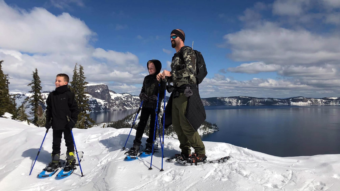 Two snowshoers at Sky Lakes