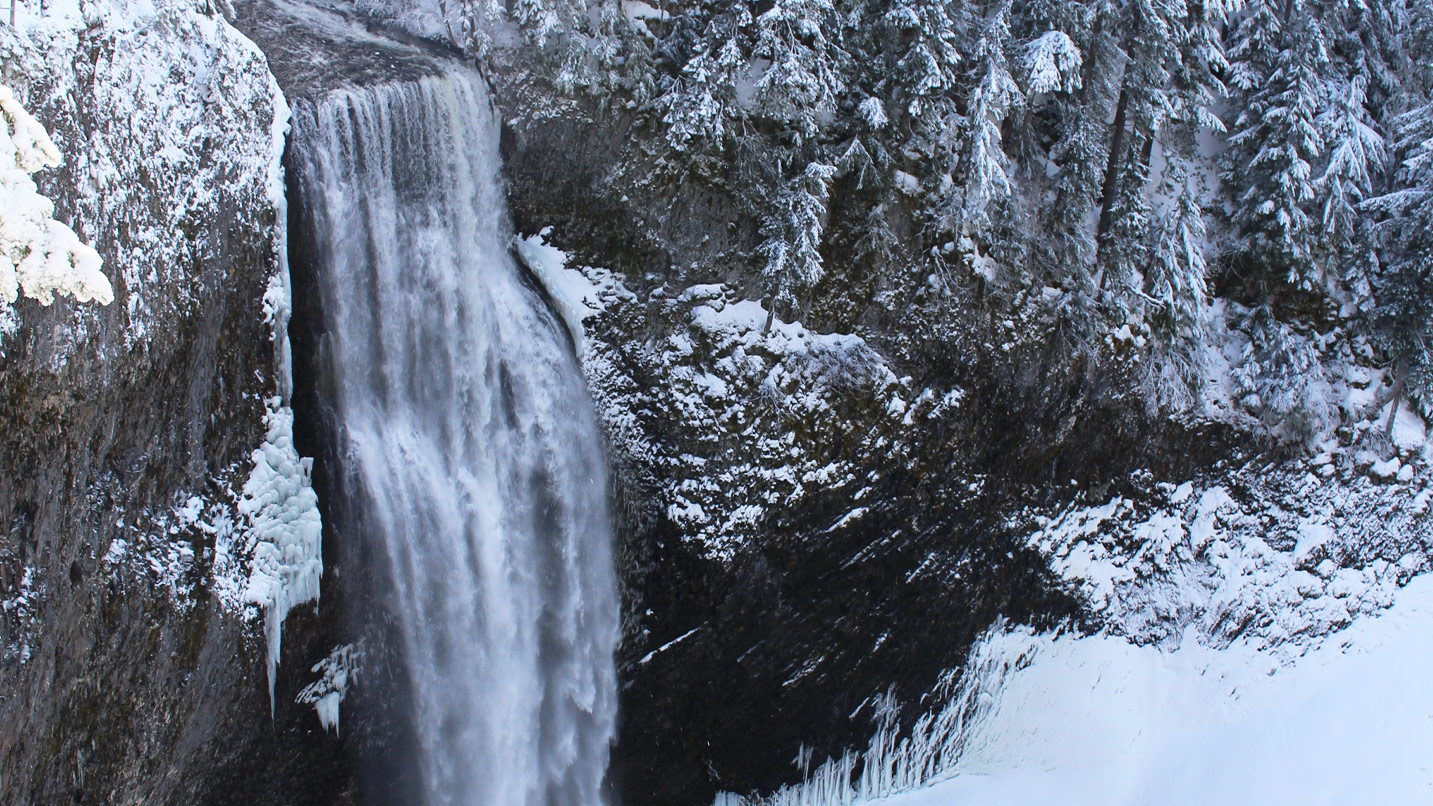 Frozen winter waterfall in Salt Creek