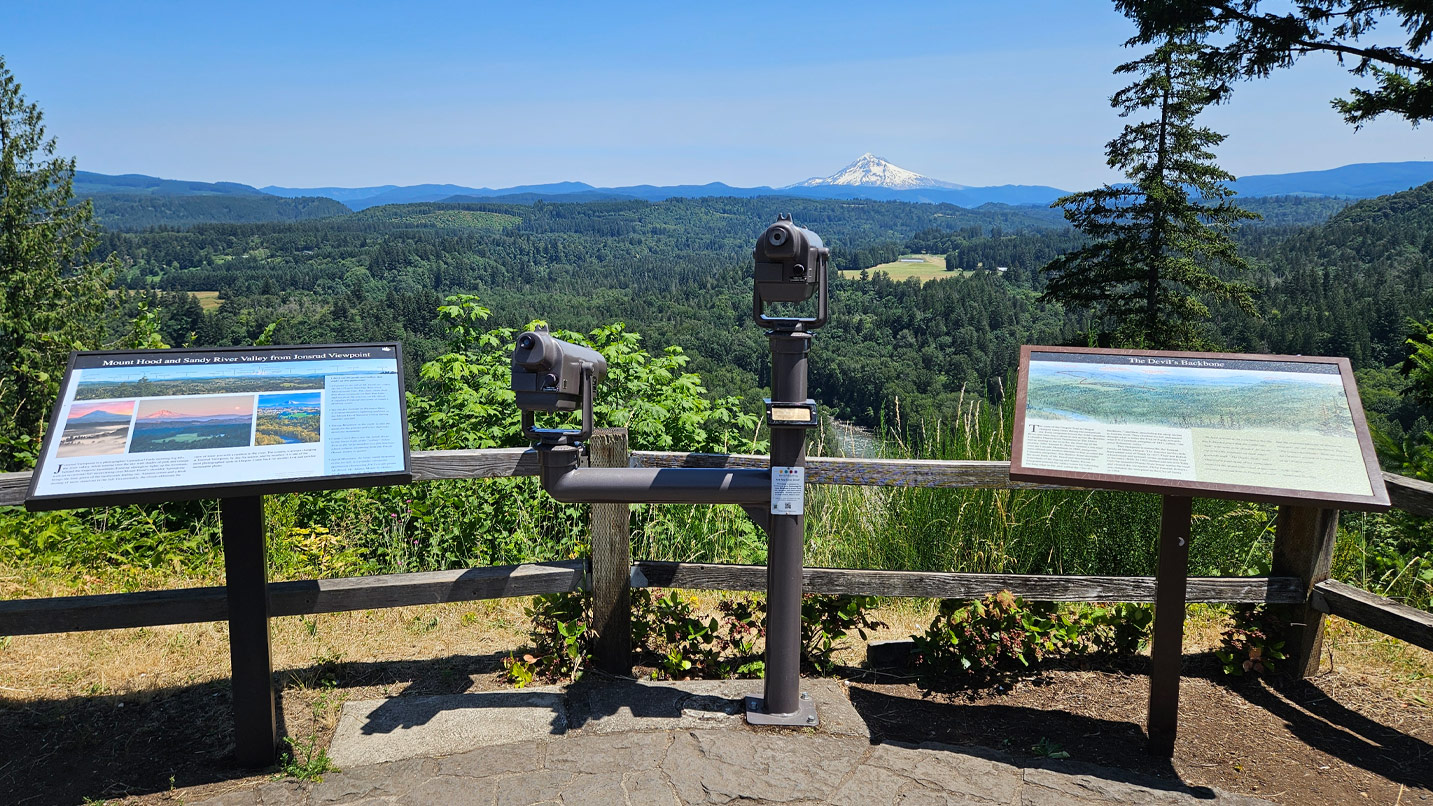 Plaques and visual viewers overlooking a view of Mt. Hood.